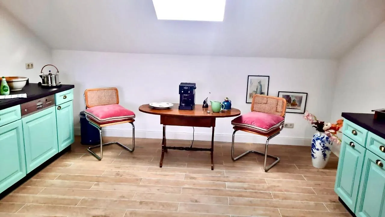 Ferienwohnung In Seenaher Kuenstlervilla In Gstadt Gstadt am Chiemsee Germany