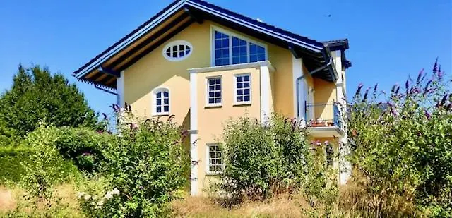 Ferienwohnung In Seenaher Kuenstlervilla In Gstadt Gstadt am Chiemsee Germany